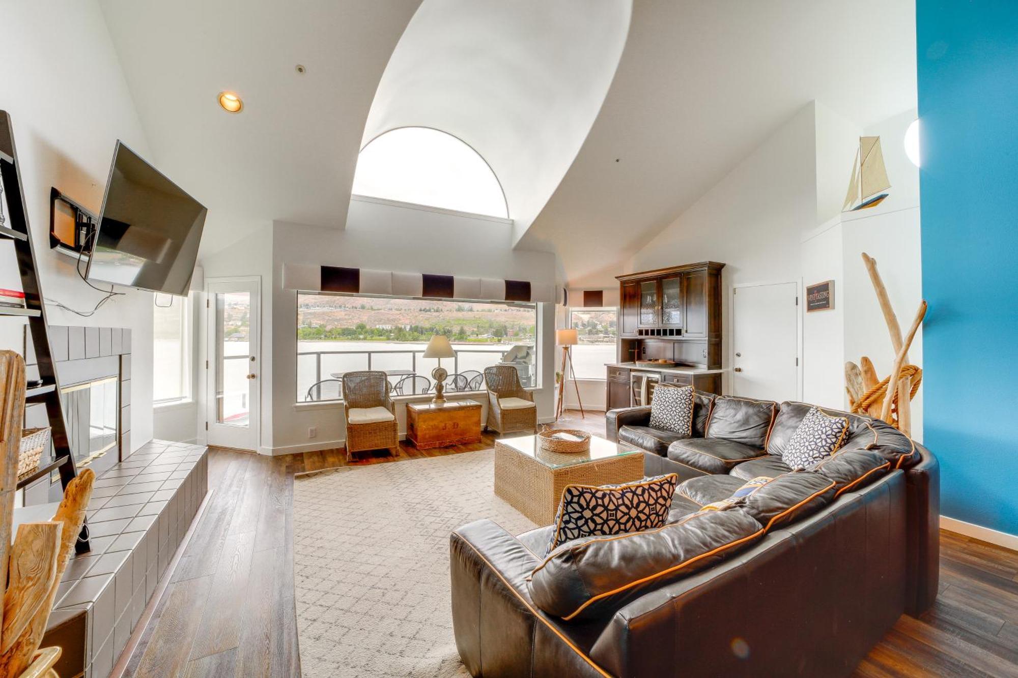 Beautiful Condo With Balcony On Lake Chelan! Zewnętrze zdjęcie